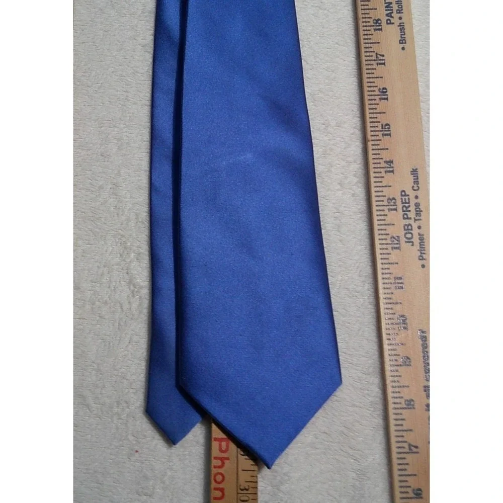 Donald J Trump Signature Collection Silk Tie Blue Solid Satin Hand Made Crest
